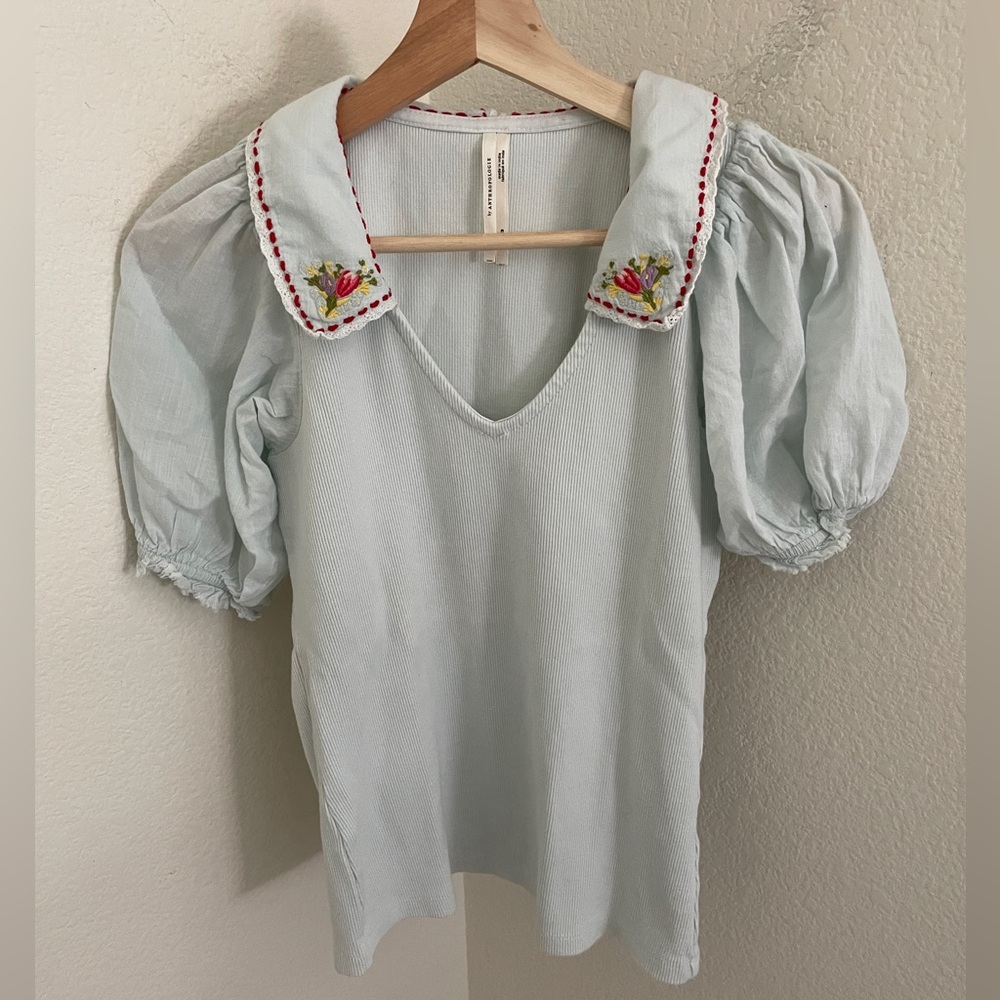 By Anthropologie Short-Sleeve Collared Top V-neck ribbed floral embroidery XS
